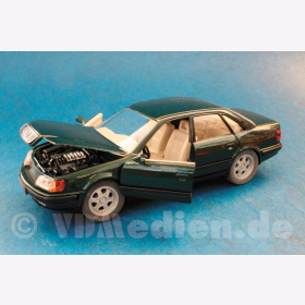 Audi 100 Stufenheck, gr&uuml;n metallic, M 1:24 Schabak 1420