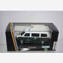 VW Caravelle Polizei, Gr&uuml;n metallic, M 1:43 Schabak...