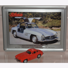 Schuco Modell 1:87 Mercedes-Benz 300 SL Fl&uuml;gelt&uuml;rer rot mit Schild aus Emaille