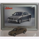 Schuco Modell 1:87 BMW 525i graubraun mit Schild aus Emaille