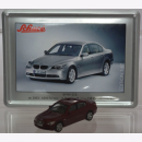 Schuco Modell 1:87 BMW 525i dunkelrot mit Schild aus Emaille