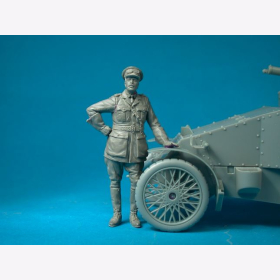 CSM-F35004 RNAS Armoured car Division Officer Modellbau Figur 1/35