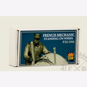 CSM-F32046 French French mchanic on a wheel Modellbau Figur 1/32